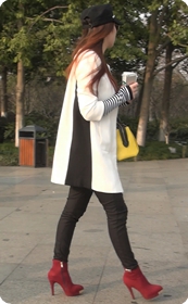 非常有味道的紧身裤少妇