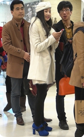 性感高跟紧身裤美女少妇