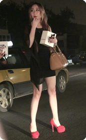 让人欲罢不能的美腿美女