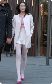 气质超好的贵妇型美女白丝袜非常诱惑