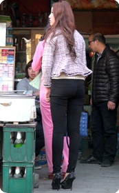 高挑性感紧身裤美女少妇非常赞