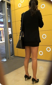 街拍性感短裙工作装少妇