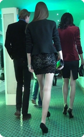 性感外国模特下了秀场现在去陪赞助商睡觉