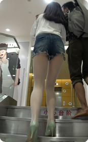 性感白丝袜美女,有种非常妩媚的韵味