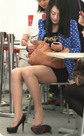 短裙长腿性感肉丝袜少妇