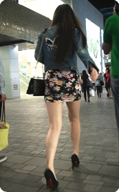 裙子超短的裹臀短裙美女少妇