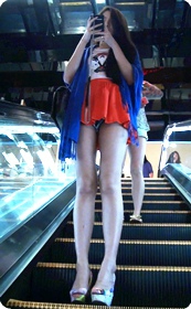 个头好高挑的性感气质美女