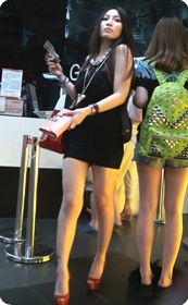 听说红色高跟鞋和女人的欲望很配