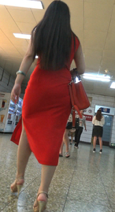 性感红裙金色高跟美臀美女