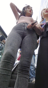 极品樱桃小嘴大长腿紧牛大美女