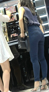 斑马高跟紧牛美少妇