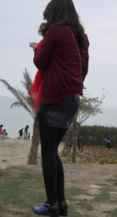 性感牛仔短裙黑丝美少妇