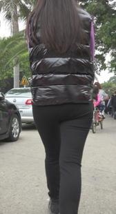 重口味黑紧宽臀少妇