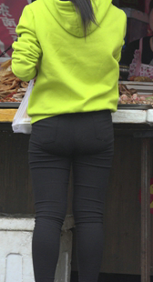 大屁股紧内痕小少妇