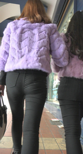 超深沟紧内痕宽臀小妹