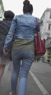 勒沟包臀蓝牛小少妇