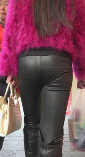 大屁股皮裤美少妇