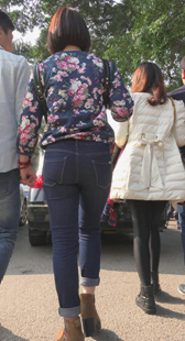 大屁股蓝牛成熟少妇