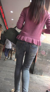 宽臀深沟牛仔少女