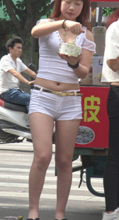 性感透明白裤清楚内痕还露小肚脐