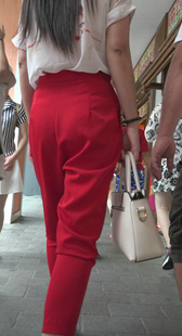 性感红西裤小少妇真会扭