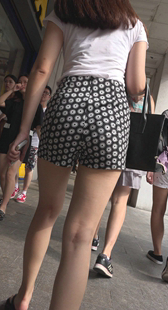 极品美腿热裤大美女