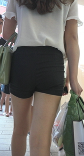 紧臀黑热裤真是性感