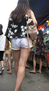 性感美腿热裤美女内痕真紧