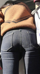 蓝牛巨臀深沟学生妹