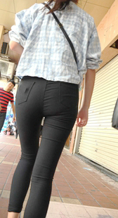 超紧打底饱满圆臀少女