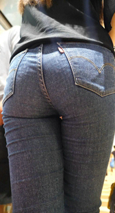 牛仔裤高跟细腰圆臀美女