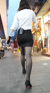 细高跟黑丝超短裙翘臀OL