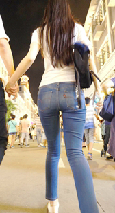 牛仔蛇腰大宽臀长发美女