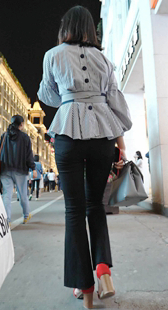 高跟长腿喇叭黑裤长发少妇