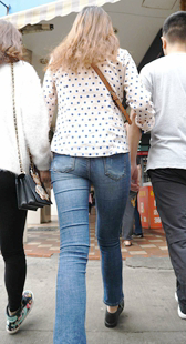 紧身蓝牛长发大学妹