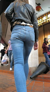 高挑牛仔大宽臀洋妞