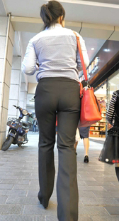 紧身饱满西裤肥臀妈咪