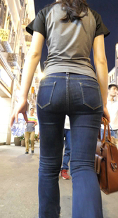 紧身蓝牛深沟长发少妇