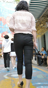 高跟打底黑裤肥臀少妇