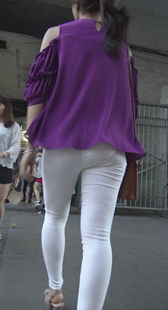 极品白裤超紧内痕圆PP