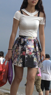 超极品短裙美胸器，成熟少妇魅力无法阻挡