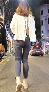 蓝牛细腰紧身大宽臀美女