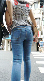 蓝牛饱满紧翘臀大学妹