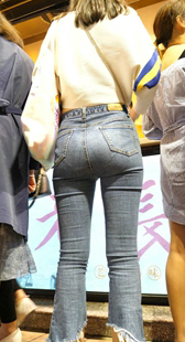 细腰紧牛少见大宽臀走路超奇怪