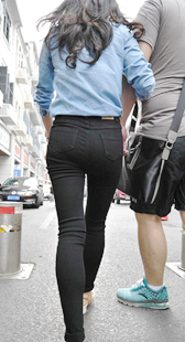 黑裤细腰紧臀美女与胖友压力大