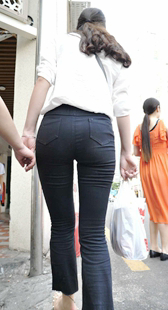 细腰黑牛仔大翘臀深沟大学妹