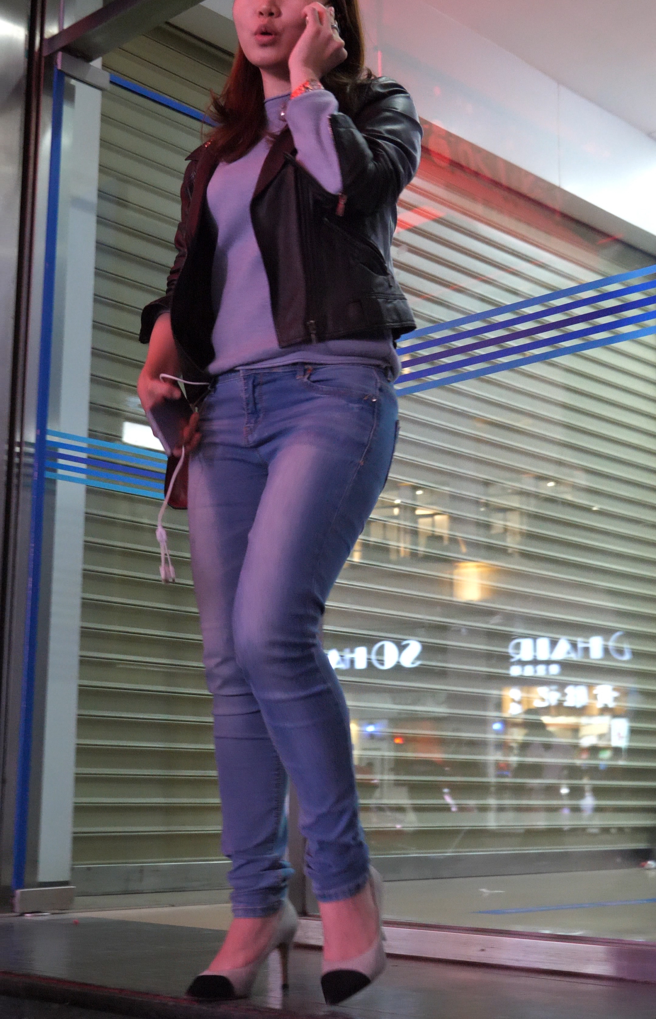 高跟牛仔饱满圆臀美女