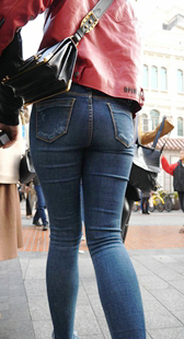 紧身饱满大肥牛少妇