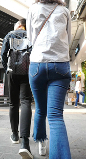 牛仔喇叭裤大翘臀大美女