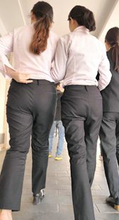 西裤制服紧臀长发三少妇